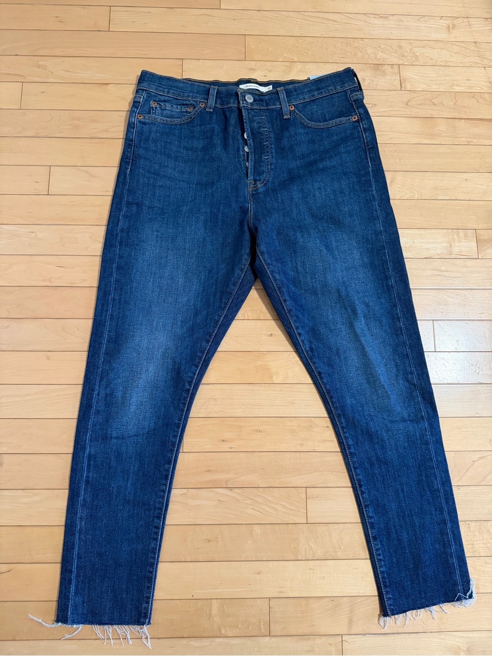 Levi’s Wedgie Skinny Jeans Size 32 High Rise Dark Wash Raw Hem